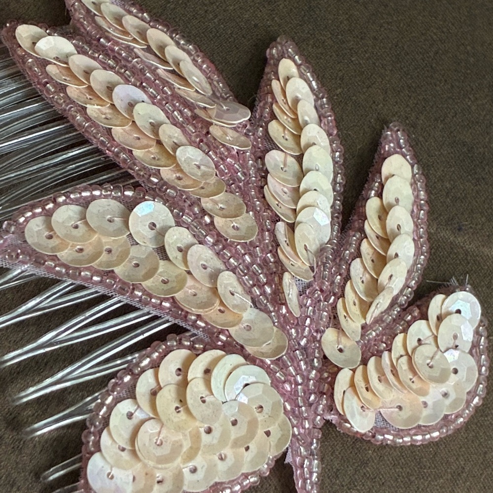 SALE! Vintage light pink sequins leaf seed bead outline hair comb